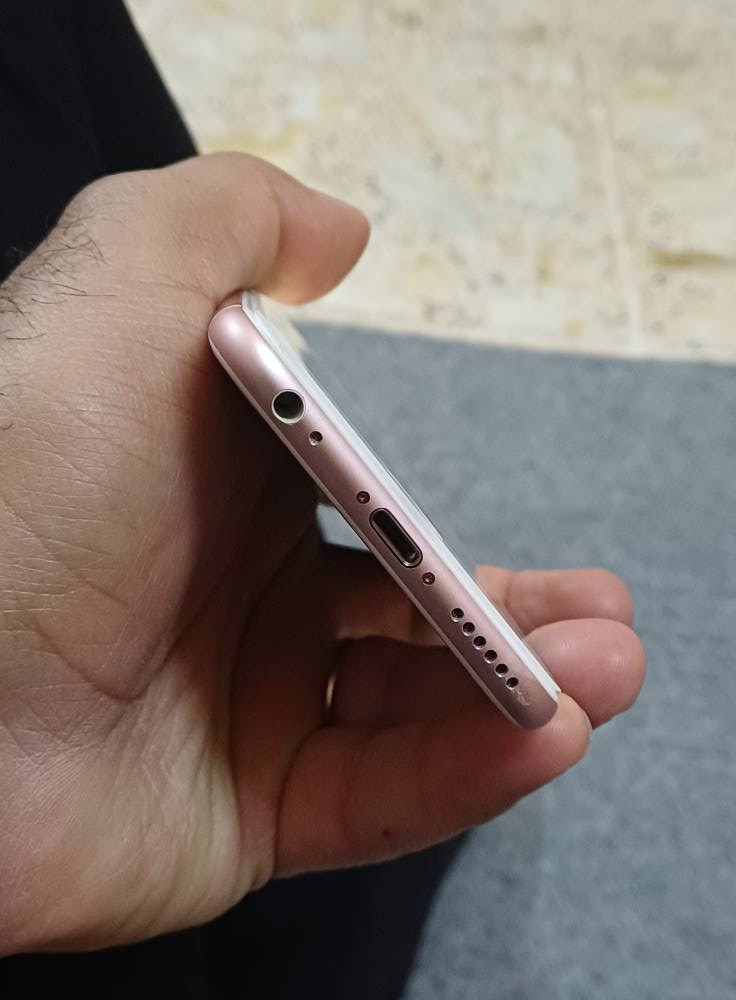 للبیع موبایل iphone 6s نضافە میەبل 99
شرط کل عیب مابی بس مبدل باتری فقد
باقی کل بیلادی 75الف 128G
*********** كركوك, العراق
