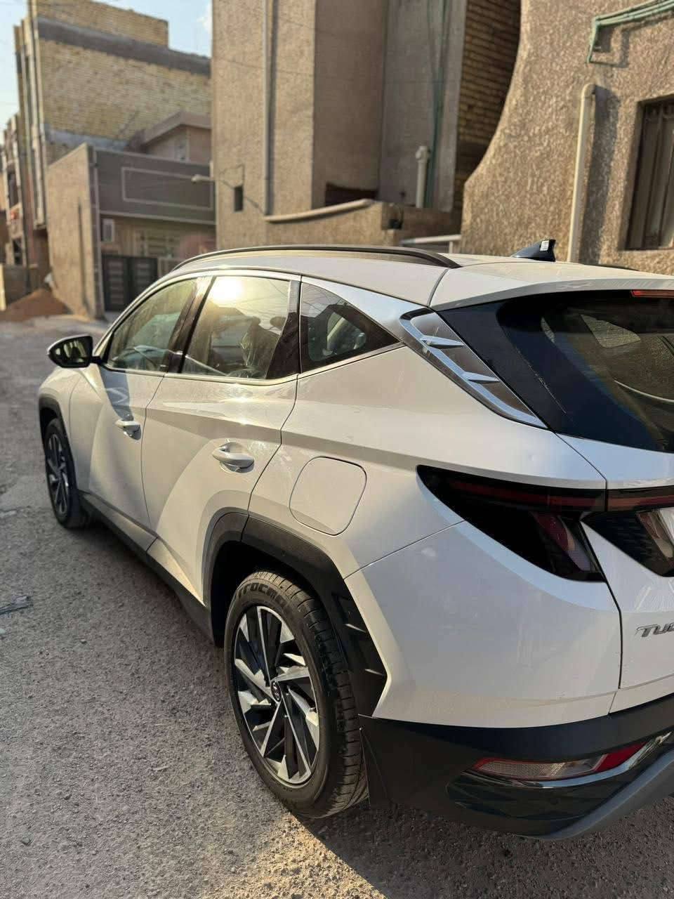 توسان 2024 خليجي للبيع
رقم أربيل شرط التحويل
الموديل: 2024
الممشى: 78,000 كم
اللون: أبيض
مكفولة كفالة عامة
المواصفات:
محرك 2000 سي سي
بصمة تشغيل وتشغيل عن بعد
شاشة أمامية
تحكم مقود
كاميرات
داخل جلد
كراسي كهرباء (2)
سايد بريك بصمة
كراسي تدفئة وتبريد
حساسات أمامية وخلفية
أنظمة قيادة متعددة
قيادة ذاتية
أبل كاربلي
تبريد خلفي
حساسات ضغط الإطارات
شاشة تدعم كاربلي
عداد ديجيتال
شاحن لاسلكي
مرايا شفط
بردات خلفية

رقم صاحب سيارة ***********
