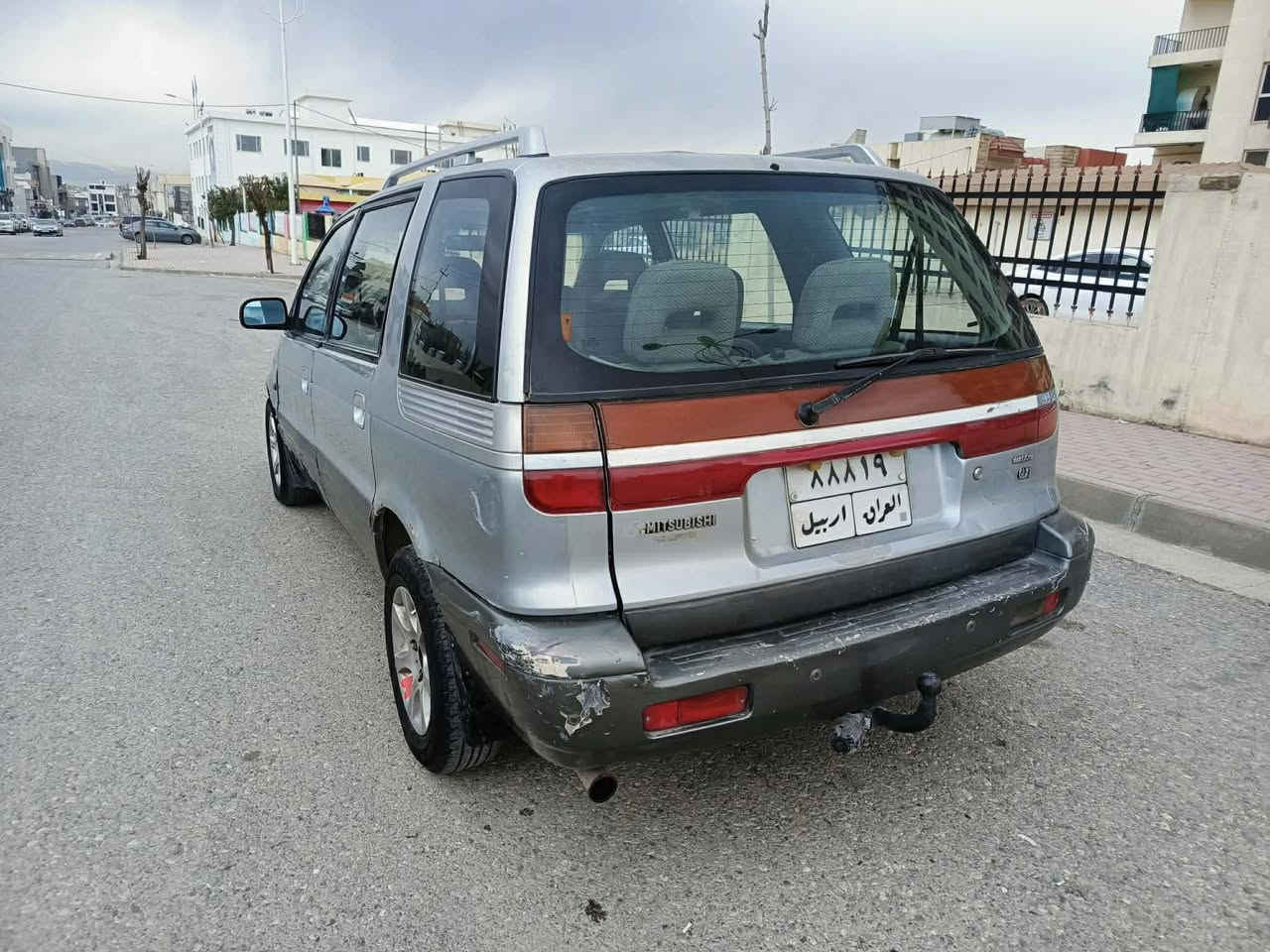 مسیوبۆشی گلاند،،مۆدێل 1993،،گێڕعادی،حەوت کورسی،،
سیاحی،،،عائیلی
بێ لێدران،،بێ بۆیاغ،،
تەبرید،،جام کارەبا،،،
قفڵ مەرکەزی،،سڵایدکارەبا،،
پاوەر،،ویل کەپ،،،
کارەبایی جائیزە،،گێڕو مکینە بەشەرت مەزبوتە،،،،
تەحویل،،غرامە،بەشەرت
سعری،،،(33) موعامەلە،،،
گۆڕینەوە ئەکەم،،،،
سەیارەکە هی من نیە تێل بۆ خاوەنی بکەن 
***********
