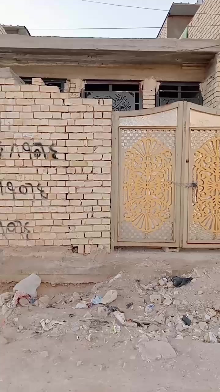 هيكل للبيع ضباط ثانيه زراعي قريب عله ملعب رسول وسيد منذر عله شارع رتجاري حاليا يشتغلون بگص لافرع تبليط بصف ركن شغل درجه اولى رفت عالي بناء سعره قساط مقدمه 40وكل شهر 500سعر گلي 75 رقم الهاتف ***********وتساب أو تصال
