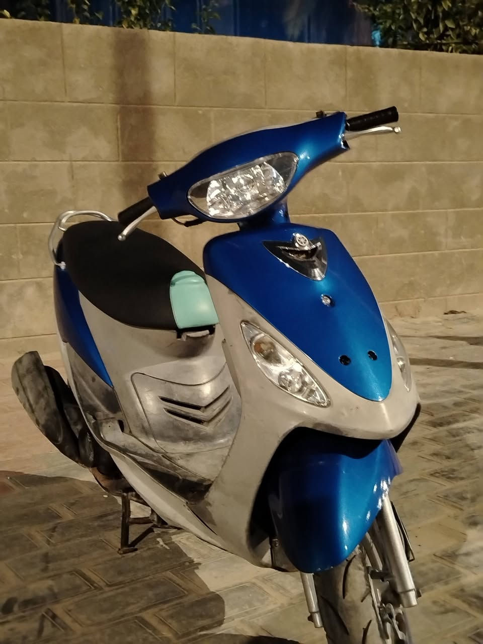 سلام عليكم دراجا ماكس منغولي للبيع بوشا ٥٥ بلاد من اليابان يعني مكفولا ما مفتوحا كرهبديات كلا شغال مكفولا كفالا تجي وتشوف بعنك كفرات بلديات السعر ٦٥٠ وبيها مجال قليا ***********
