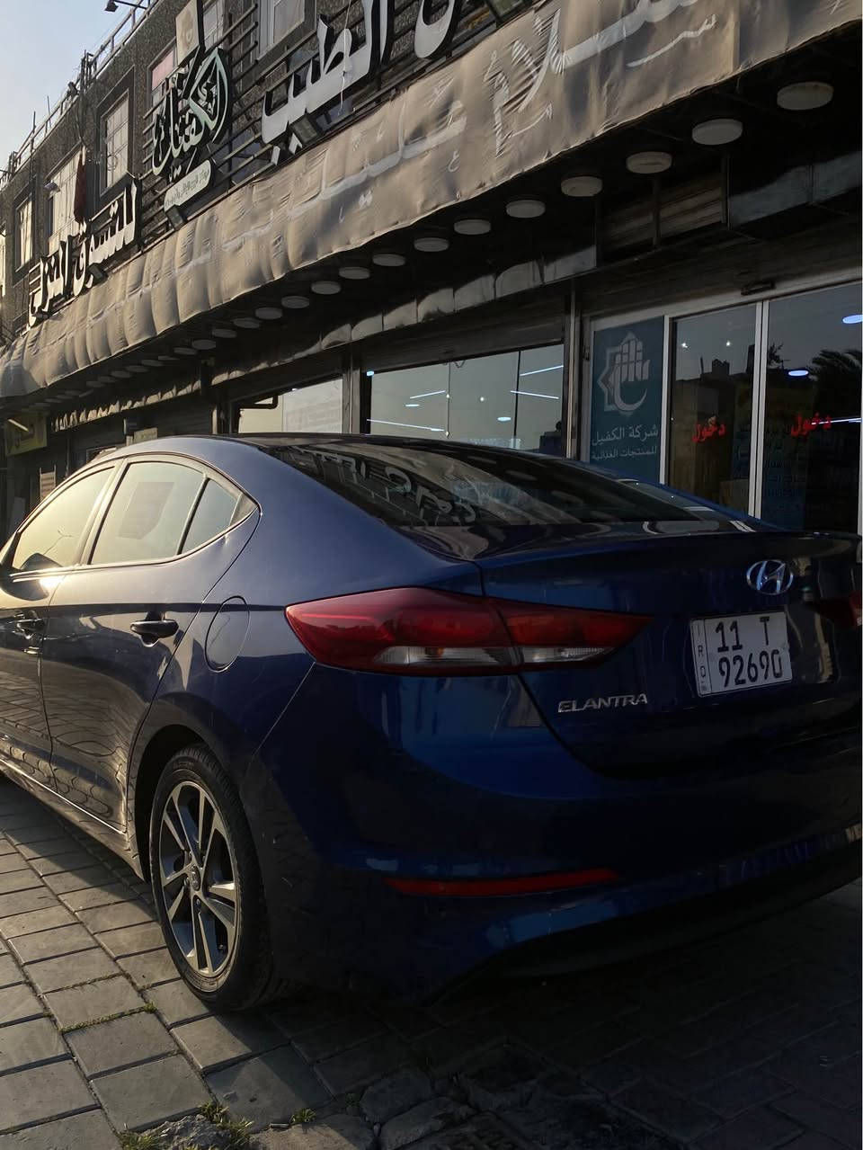 النتره 17
سياره كير جديد 
صدر جديد 
تبريد ثلاجه 
المكينه بيها تنقيص خفيف 
سونارها منشور واكو فطر بل لغد صغير 
سنويه جديده باسمي السياره تحويل ثاني يوم
مكان السياره البنوك 
*********** بغداد, العراق
