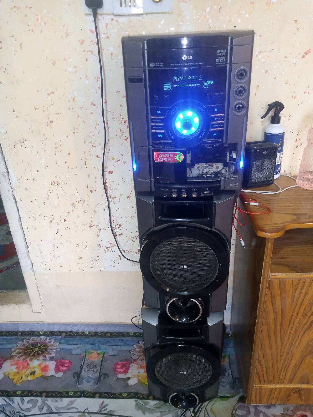 MP3 LG فول مواصفات صوته مضخم وعالي جداً الجهاز انتيكه حلو 
150 وبي مجال بصيط 

مكاني كربلاء حي الضباط 