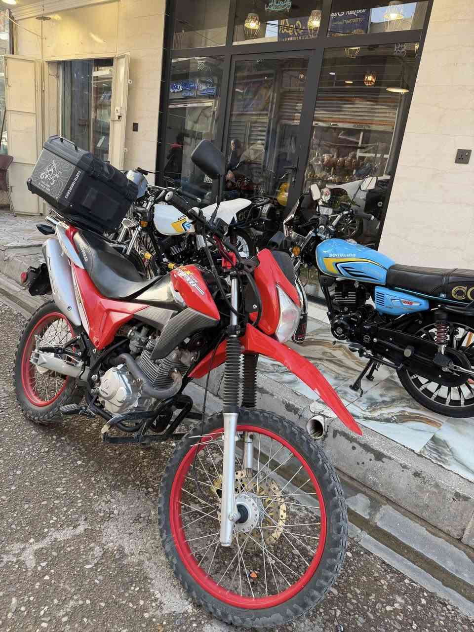 معرض القريشي ديالى بعقوبة قرية خرنابات المصداقيه عنواننا 😍***********
قفاز موديل 22 كفاله عامه موديل 22 لوحه سنويه نكليزي 

شراي يتصل يدلل
