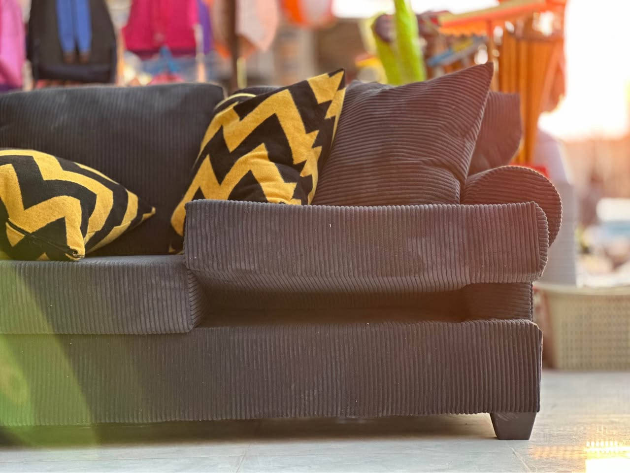 كورنر  امريكي  من ماركه  Ashley   اشلي الأمريكي متكون من9 نفرات  نسبه نضافته 100/100  مستخدم اخو الجديد  بمقعد وضهر طبي سوفت امريكي فول بوليستر  مقعد متحرك سحاب سهل التنضيف  هيكل بل كامل خشب زان طبيعي   بقماش الخاولي مشيف لون  رصاصي  قياسات الكورنر 3/10سم /360سم  180سم   عدكم الزاويه متحركه  تكدرون تغيّرون القياسات براحتكم عنوانه اربيل زانكو 99 قرب مطعم كص سنگر يوجد توصيل ل بغداد ولباقي المحافضة الأخرى *********** واتساب فقط (علي) أربيل, العراق
