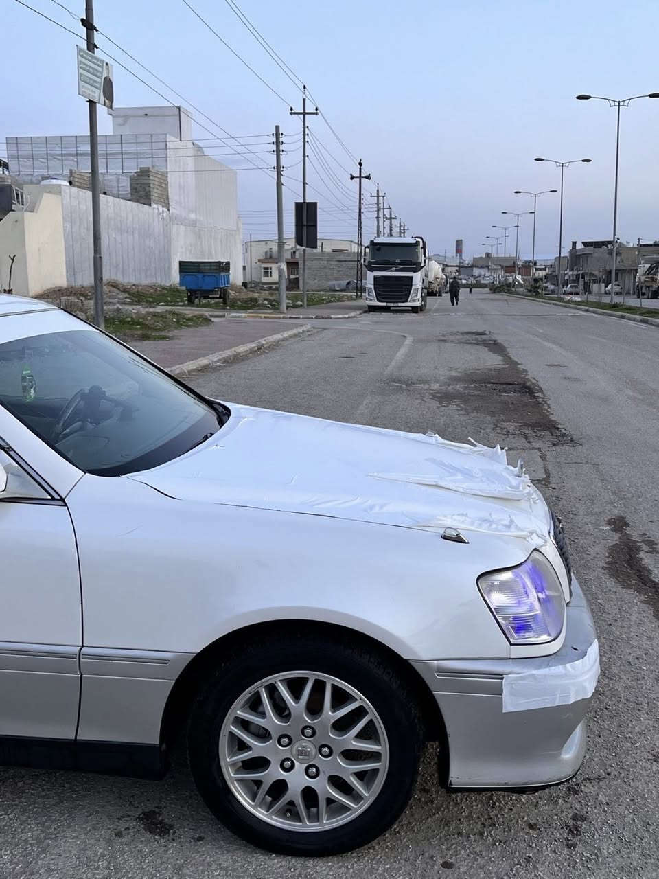 سورەتا بەناوی خوا 
مەلیکە بڕاوە ڤیڤیتی ئاڵتونی بازاڕ ٢٠٠١ داشبڵ نەجەف یەک دوگمە شاشە تەبرید ساردو گەرم بەشەرت برێک بەسراوە دەعمو لێدراوی نییە تەنانەت قرچیشی نییە هەیکەلی زۆر ڕێکە چاڵو شوختو قوپاوی نییە سعری قفلی٣٨ گەلایە تکایە بۆ معامەلە تەلەفون مەکە جوابی چات نادەمەوەلەگەل ڕێزم
 ئادمین گیان ***********
