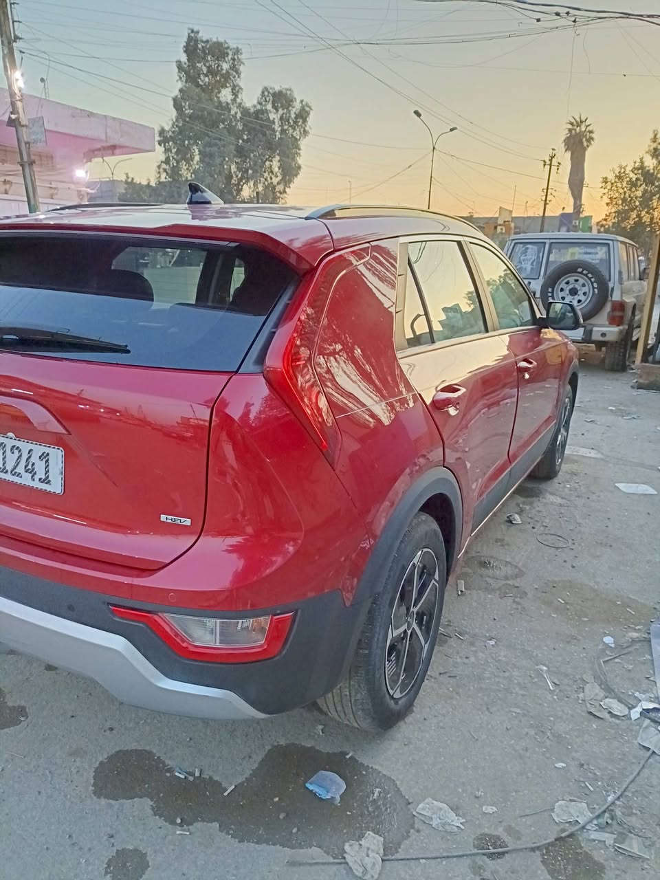 سلام عليكم 
كيا نيرو موديل 2023 احمر 
مواصفات فول عده فتحه
ماشيه 30 الف 
مصبوغ بنيد فقط رقم بغداد 
رقم الشاصي موجود يطلع صور حادث 
سعر 164 وبيها مجال 
للتواصل ***********

