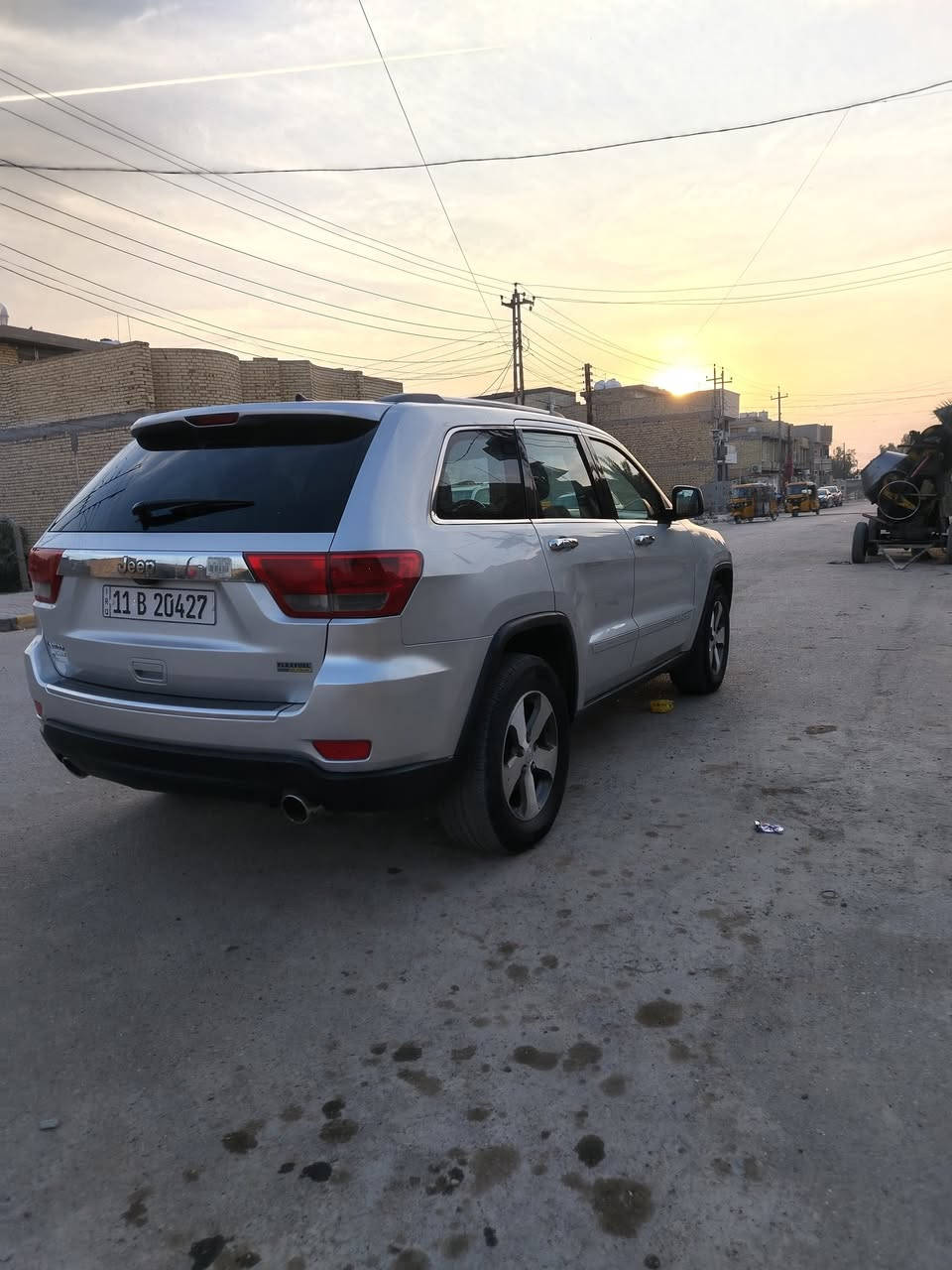 جيب لاريدو 11وارد امريكي اكلين مكفوله كفالة عامه من الصبغ ولتبديل البارد ولتكحيل مصبوغه بس الدعاميات اثر شخوط ماشيه175 نص فول مكينا  3600جديده تبريد ثلج تخم تاير جديد سياره جديده رقم بغداد الجديد بسمي السعر 165 العنوان بغداد الحسينيه راشديه ***********
