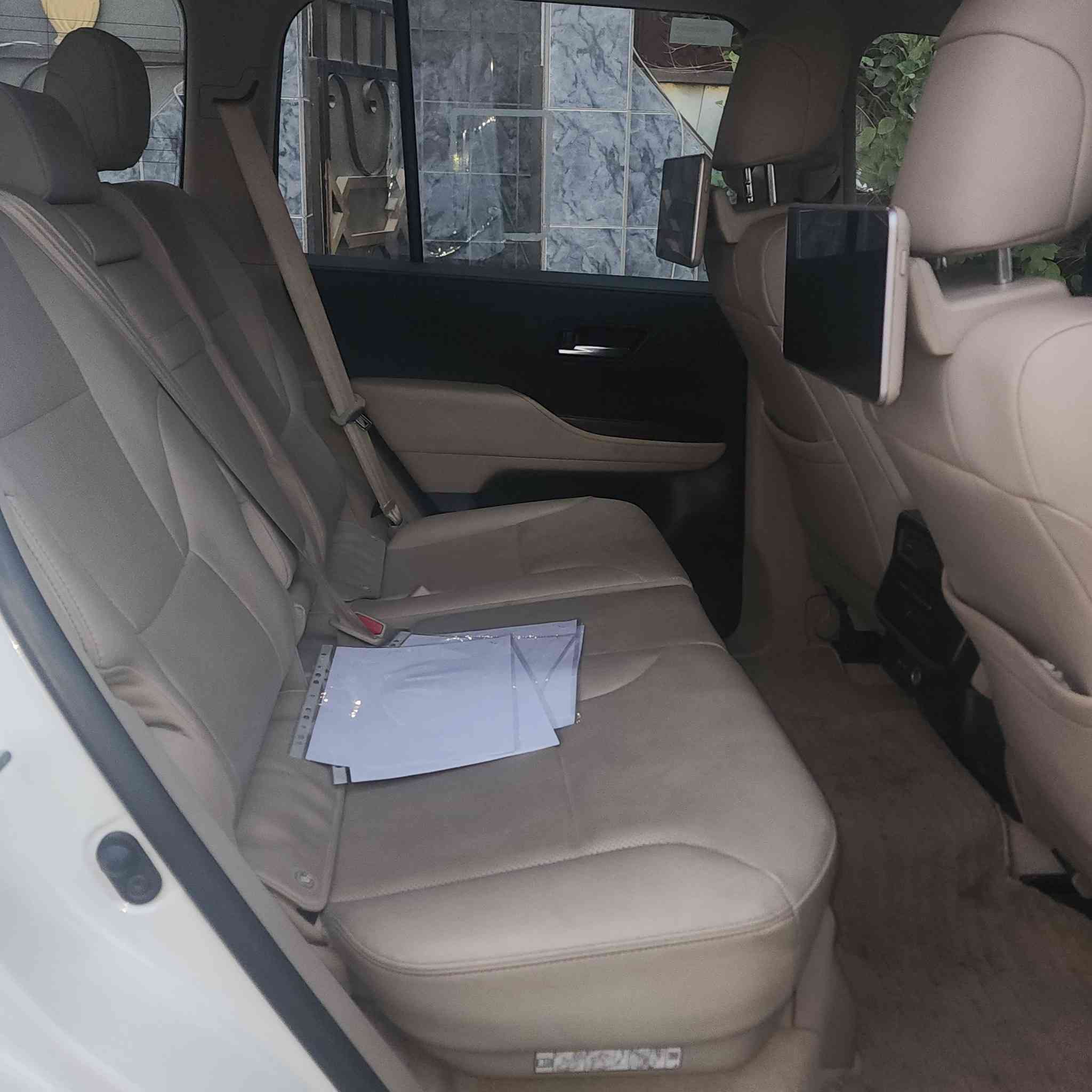 السلام عليكم
لاندكروز 2022 ساز ماشية 84 مواصفات السيارة معروفة كاميرا خلفية وجنطة كهرباء واتو هولد وتحديد مسار وغيرها سعر السيارة 65000 دولار وبيها مجال للاستفسار الاتصال على الرقم *********** مكان السيارة بغداد
