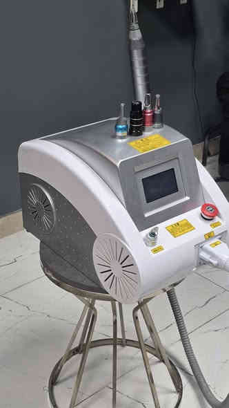 سلام عليكم جهاز ليزر نضيف جدا يجي ويا 5 عدسات يرالدله فقط دواسه ب٥ الاف الي يريده يتصل *********** العنوان بغداد الاعظمية
