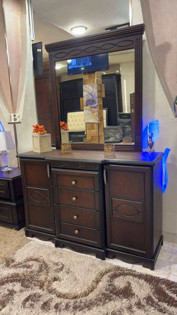 غرفة نوم ماستر 🛌 فاخره و فخمه جداً ✨
خشب لاتيه 18 اندونيسي و زان بالكامل🪵
 ( 5 قواطع ) ✅
استعمال بسيط بحال الوكاله . 
(( بسعر مغري جداً 💵 )) 
الغرفه فل كوالتي ✨الله يبارك لصاحب النصيب 🤍


**إذا كنت صاحب هذا الإعلان وتريد حذفه لأي سبب، رجاءا أرسل رسالة إلى الدعم الفني**