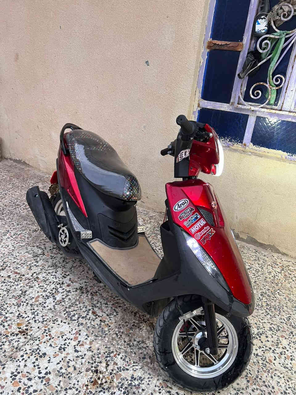 السلام دراجه دراجه ماكس عدله للبيع مكينه ما مفتوحه بوشه 49 بلادي كهربايات شغاله كامله من كلشي السعر 750 رقمي ***********
