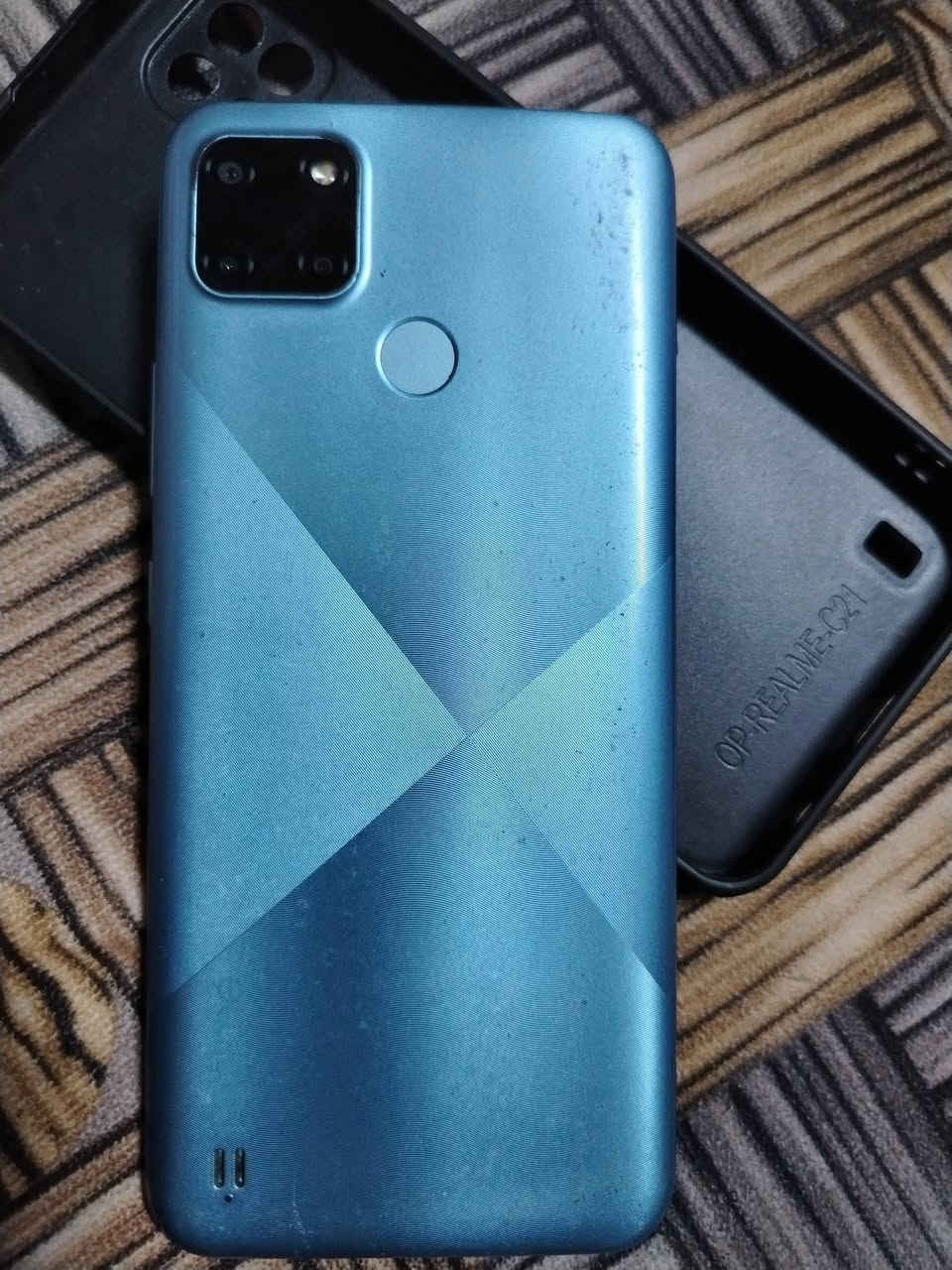 ريلمي سي 21 بس كامرا خلفيه ماتفتح باقي التطبيقات تفتح سعرو 45  ***********
