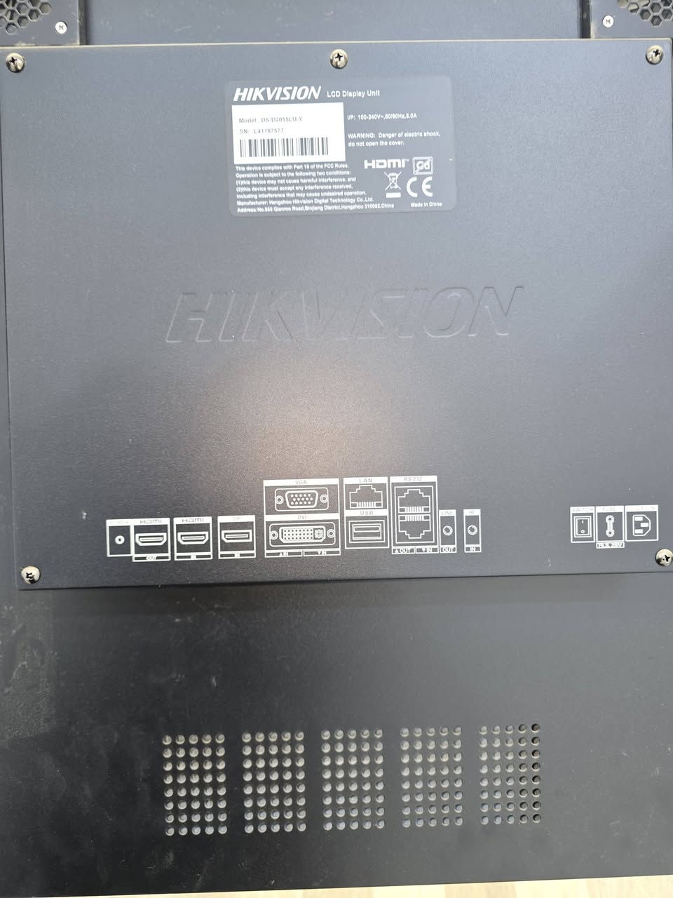 سلام عليكم 
عدنه هاي الشاشات اسمها فيديو ال٩ قطع تجي منضومه كامله نوع هيك فجن للبيع بسعر مناسب

***********
