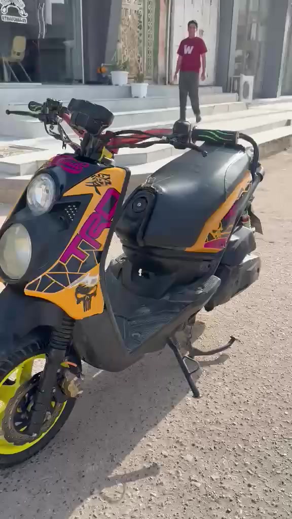 سلام عليكم 
سكنس جبلي 
دراجه مكينه نضيفه حلوه ناعمه
تزود خارجي 
قبق عنبار 
كفرات موشمه 
كهربائيات كله شغاله 
لايت 
بك لايت 
اشاير 
عداد سرعه 
عداد بانزين
سعر 950وبيه مجال. لمو شراي لايتعبني  
العنوان شارع بغداد 
الاستفسار ***********
