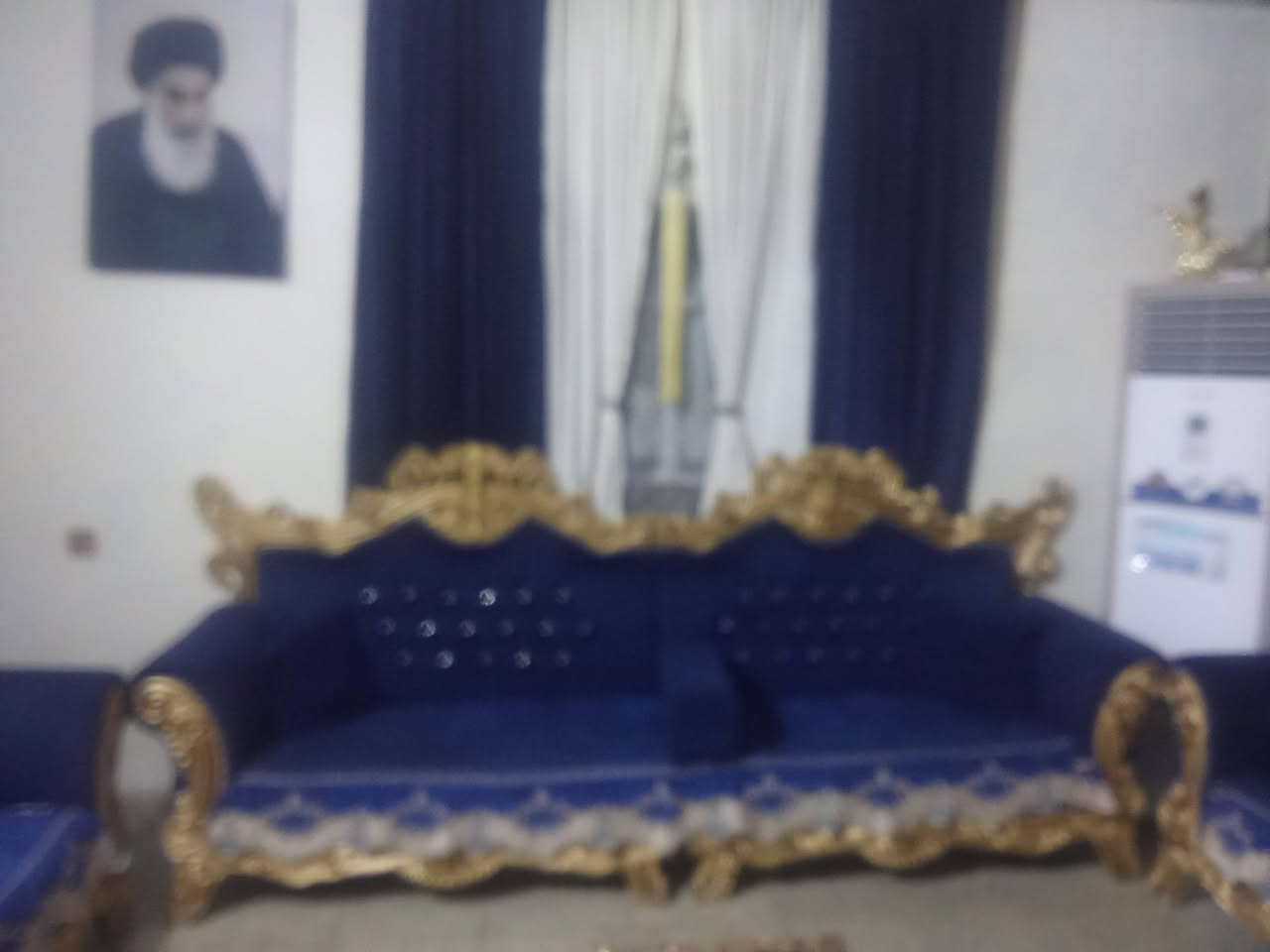 السلام عليكم يوجد تخم لبيع نضيف بي ضرر 
خفيف ست قطع احطاطه طول التخم تقريبن 11متر معه 
طبلات ملاكيات الثكال السعر مليون وبي مجال بسيط 
الرقم ***********
