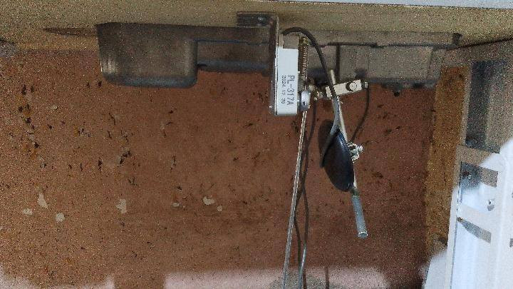 السلام عليكم مكينة خياطه درجه اولى ما مستخدمه للاستفسار اكثر الاتصال ع الرقم *********** يوجد توصيل لجميع المحافظات
