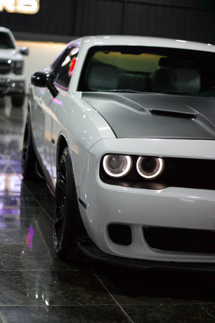 دوج جالنجر مودیل 2016 SXT
السيارة اربع قطع ونص صبغ
بجم كبس
 السيارة جديدة كاملة وبدون نقص
محرك كير شرط
 مواصفات : 
شاشة كبيرة
سماعات الباين
فول تحكمات ستيرن
شفتات ستيرن
كشنات كهرباء
داخل ابيض
كامرة
ديفوزر
برمجة محرك SRT يعني طيارة
صوت صالنصة تحكم ريموت
رقم اربيل
للتواصل:
*********** اتصال فقط
*********** واتساب او فايبر فقط
مكاني السليمانية
