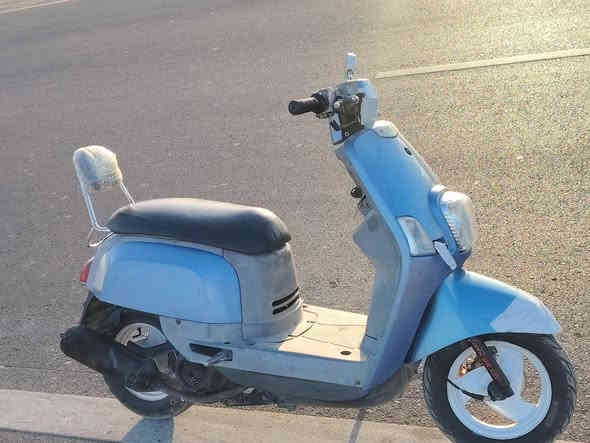 السلام عليكم للبيع لون مميز بلادي 
 الدراجه نضيفه بلاديه 49 ممفتوحه ابد
طستها حلوه شلعه ومعدل عداد شغال كيج بانزين شغال 
مابيها اي نقص سلف هندر هورن لايت عالي ناصي اشاير يمنه يسره مابيها اي نقص تجوه خلفيه بريرك امامي خلفي صطب لايت السعر 700 وبها مجال هذا رقمي***********
