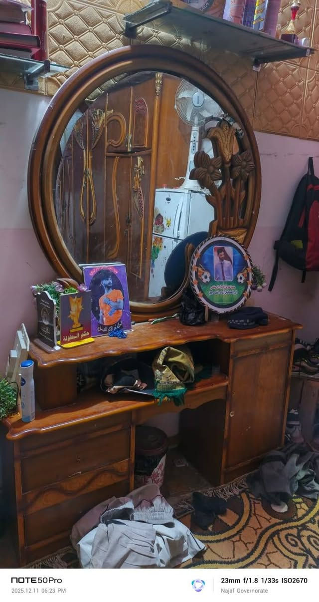 غرفة نوم اللبيع سعر 500 ألف
وبيه مجال غرفة تسكام 
ت ***********
