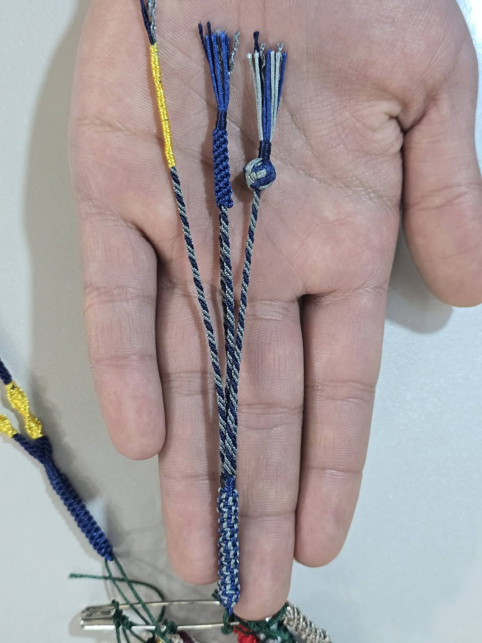 السلام عليكم اخوان كراكيش شغل كويتي يدوي VIPمتوفر جمله ومفرد حسب الطلب مديلات والوان  مختلفه لصحاب المحلات للطلب الرقم ***********واتساب
