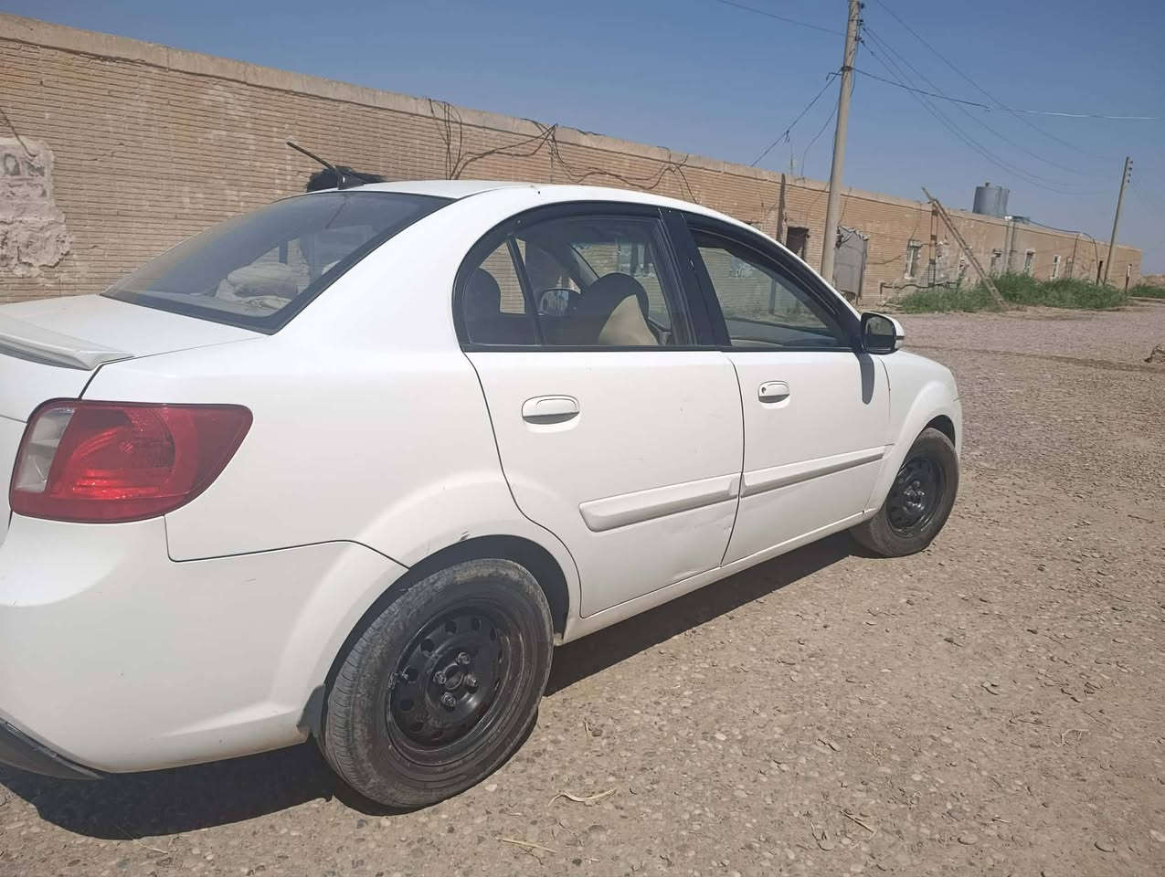 سلام عڵێکم ئەم سەیارە بۆ فرۆشتن مودیل 2011 گێرو مەکنیە بەشەرت سەنەوی تازەیە سۆنەرم دانەوە خوار بازاڕ 65مەجاڵ بۆ زانیاری تر پەیوەند بکە لەخزمەتام @إشارة 
شوین. کەلار 
ژ.م ***********
