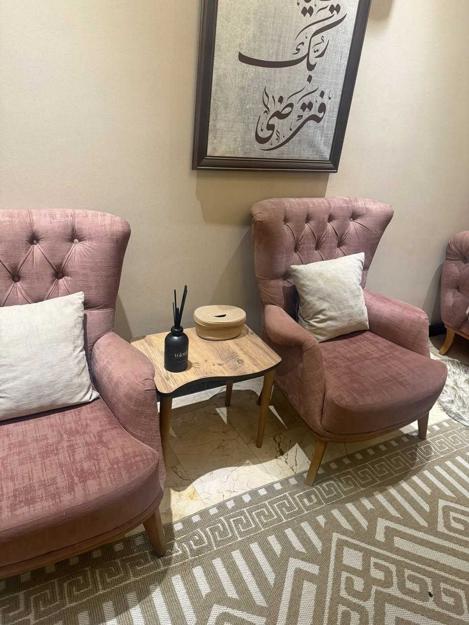 اثاث للبيع بسعر مناسب جدا  للتواصل الاتصال على الرقم ***********
