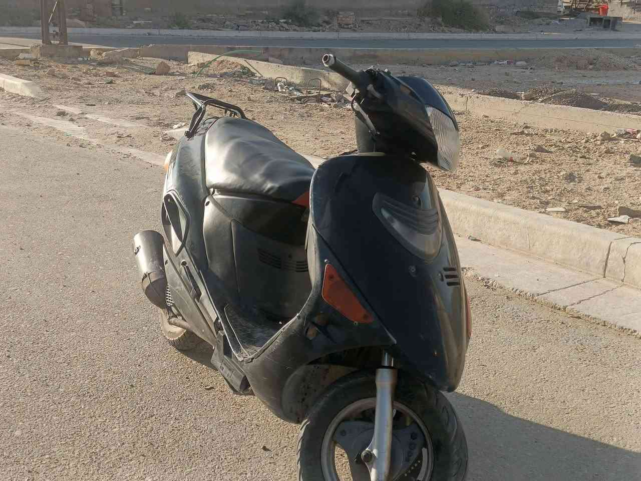 مكلف بالنشر🔴
السلام عليكم هاي الدراجه للبيع بـ 300 وبيهه مجال 
مكان/قضاء القرنه / ليريده يخابر راعيه ***********
عنده واتساب
