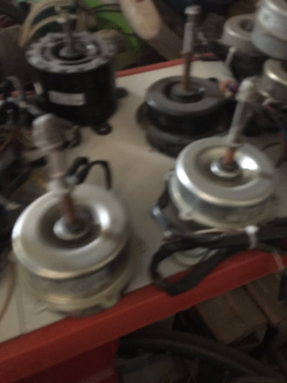 يتوفر فانات داخليه وخارجيه لجميع انواع السبالت للطلب ***********مع التوصيل لجميع انحاء العراق
