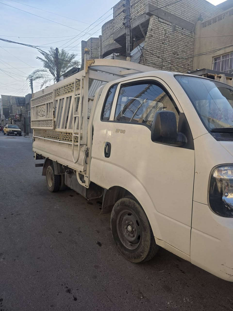 السلام عليكم كية البيع موديل 18  سياره مكفولة كفالة عامه من الصبغ عد بارد بسط موجود بلمنشور    سنوية مشروع وطني مجددة 27  محرك 2700
سعر 120 وبيهه مجال بسيط
مكان بغداد حي العامل رقم تليفون ***********
