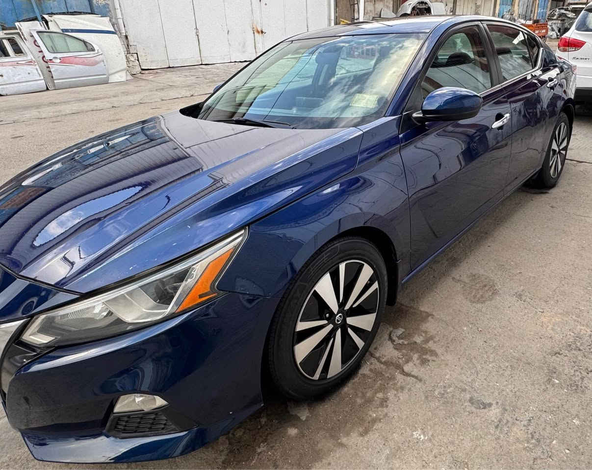 نيسان التيما مديل 2019 وارد امريكي ضررها جانبي بدون ضرر داخلي بجم كبس وبيها باب بارد بلصفحه لثانيه مكينه كير تبريد تخم تاير جديد منضومة زنون عالي ناصي سياره كامله من كلشي ماشية 135 مايل بصرة حره ب107 وبيها مجال قليل 

*********** البصرة, العراق
