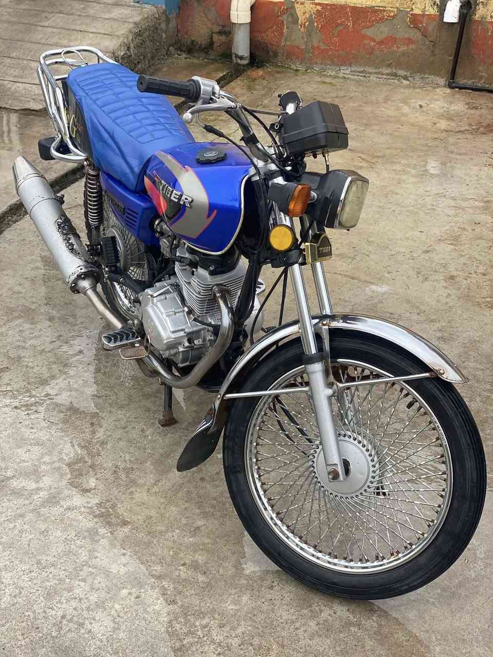 سلام عليكم ماطور 2020وزن ثقيل محرك شرط  لاصرف ولاه بخار شرط مامفتوح🔥 مكينتو تلمع لمع تحريكه معدل 🛫 كهربائيه كله شغاله محرك اخرس شرط تجي تفحص وتاخذ تايرات جدد دهن جديد ماطور كلو شرط ***********اتصل سعر 525وبي مجالل
