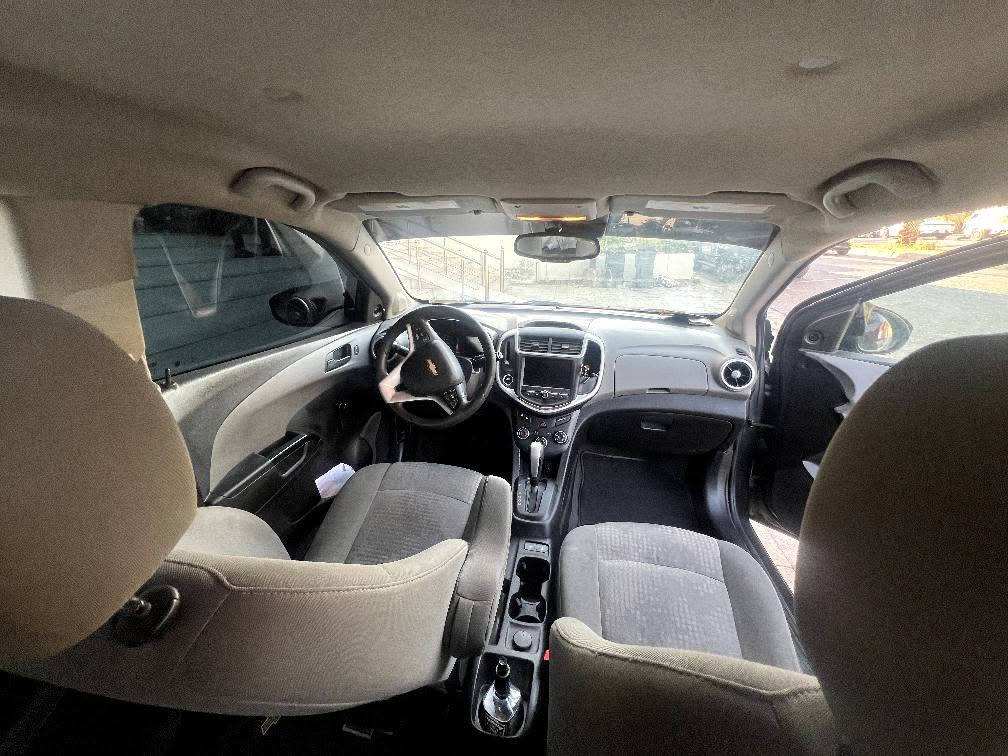 Chevrolet Sonic
مۆدێل: 2020
ڕەنگ: نەفتی
سێ پارجەی هیه ،، پشتو پێش کەپسە،،
ژماره-*********** أربيل, العراق
