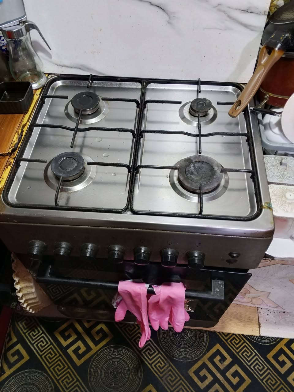 طباخ 4 عيون نضيف كله شغال وشافط هوائي مطبخ نضيف بس بي دهن شوي شغال سعر 150 عنوان بصره الاصمعي


**إذا كنت صاحب هذا الإعلان وتريد حذفه لأي سبب، رجاءا أرسل رسالة إلى الدعم الفني**