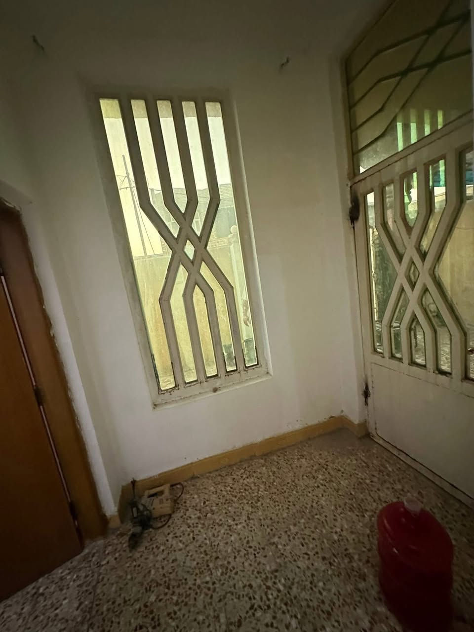 دار سكن طابو زراعي في  ( حي الزيتون )
بجانب بيت استاذ ( نبيل نور حمود )
مساحة ١٦٠ م / وجه ١٠ م - نزال ١٦ م - ( وجه على طابو)
ماء - كهرباء - ( شارع بعرض ١٠ م شارع طابو صرف )
بناء بلوك - سقف صب كونكريت مسلح 
( ٢ غرف نوم ) - ( معاملة في التطويب ) 
( كما مبين في الصور )

للاستفسار مراجعة مكتب غازي للعقار  
واسط - الزبيدية - قرب أفران المائدة  *********** 
***********
