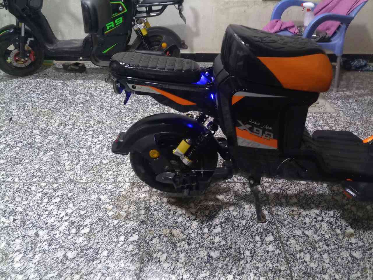 للبيع  دراجة x900 فول مواصفات مبرمجة شاشة تقرة سرعة حقيقية عقل رياضي 1200 واط ملف 1200واط  اربع سرع بطاريات كبار بيهة نضام بك و مثبت سرعة و سماعات بلوتوث و لايتات زينون و عدسة زينون سعر 575 و بيهة مجال قليل كربلاء حي الحر مقابيل مجمع ليمونة
*********** واتساب
