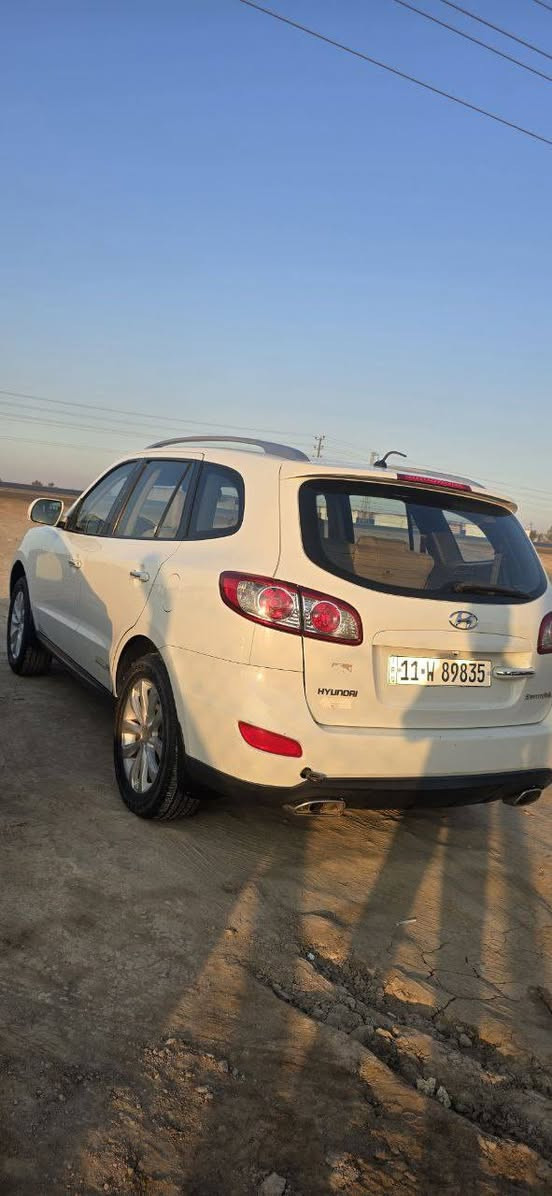 السلام عليكم 
هونداي سنتافي ٢٠١٠ خليجي رقم بغداد انكليزي بأسمي محرك ٢٤٠٠ مكفوله بيه سونار بالمنشور ٧راكب ٣قطع تبريد اشاير بالمري محرك وكير وحداديه كفاله وتبريد ثلج 
مكاني الديوانيه قضاء عفك 
السعر ١٤٥وبيه مجال بسيط 
رقمي ***********
        ***********
