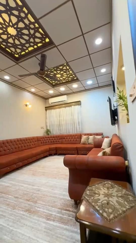 بيت بناء حديث للبيع 
* حي الرفاق
* المساحة ١٥٠ م
* واجهة ٧.٥ م
* غرف نوم عدد اربعة واستقبال وغرفة معيشة وصحيات لكل طابق ومطبخ
* السعر ٣٦٠ مليون قابل للتفاوض 
 
للاستفسار، يرجى الاتصال على الأرقام التالية:
- ***********
- ***********
- ***********
أو زيارة المكتب على العنوان التالي :
 المثنى، مدخل سايدين الرفاق، قرب مطعم المجلس

#البيت_المعمور_للعقار موصل, نينوى
