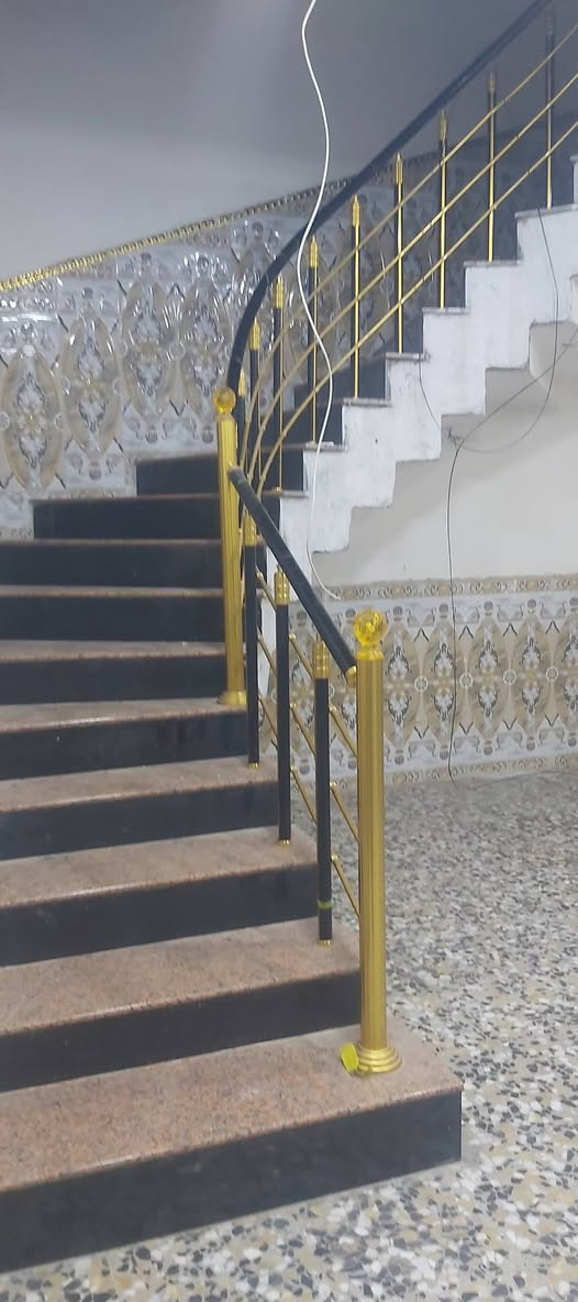 بيت للايجار جديد ٥ميل غرفتين وصاله ومطبخ ودوانيه وطارمه ***********
