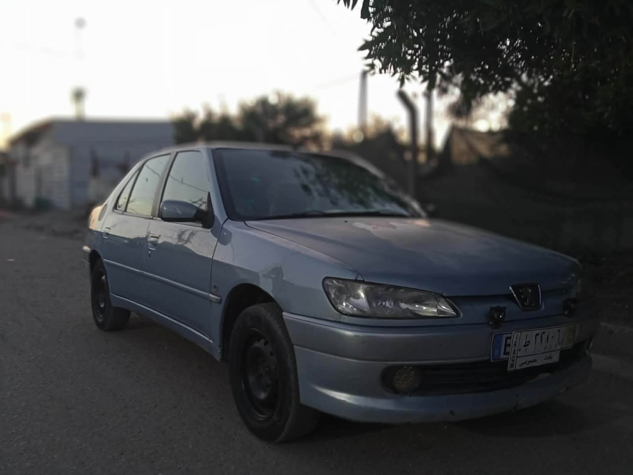 السلام عليكم 
سياره بيجو 306 فرنسي موديل 2002 
السياره مثل ما موضحه بصور نظيفه 
فقط جراد بصبغ 
تبريد تدفئه شغال 
كير مكينه مكفول  
حدادية جديده 
مكفوله من الحادث 
فقط دعاميات نفس مموضحه امامكم والجاملغ بي طخه مبين بصوره 
تحويل ثاني يوم سياره بإسمي سنوية سقطت قبل شهرين 
سعر 38 وبيها مجال 
رقم الهاتف 
*********** بغداد, العراق
