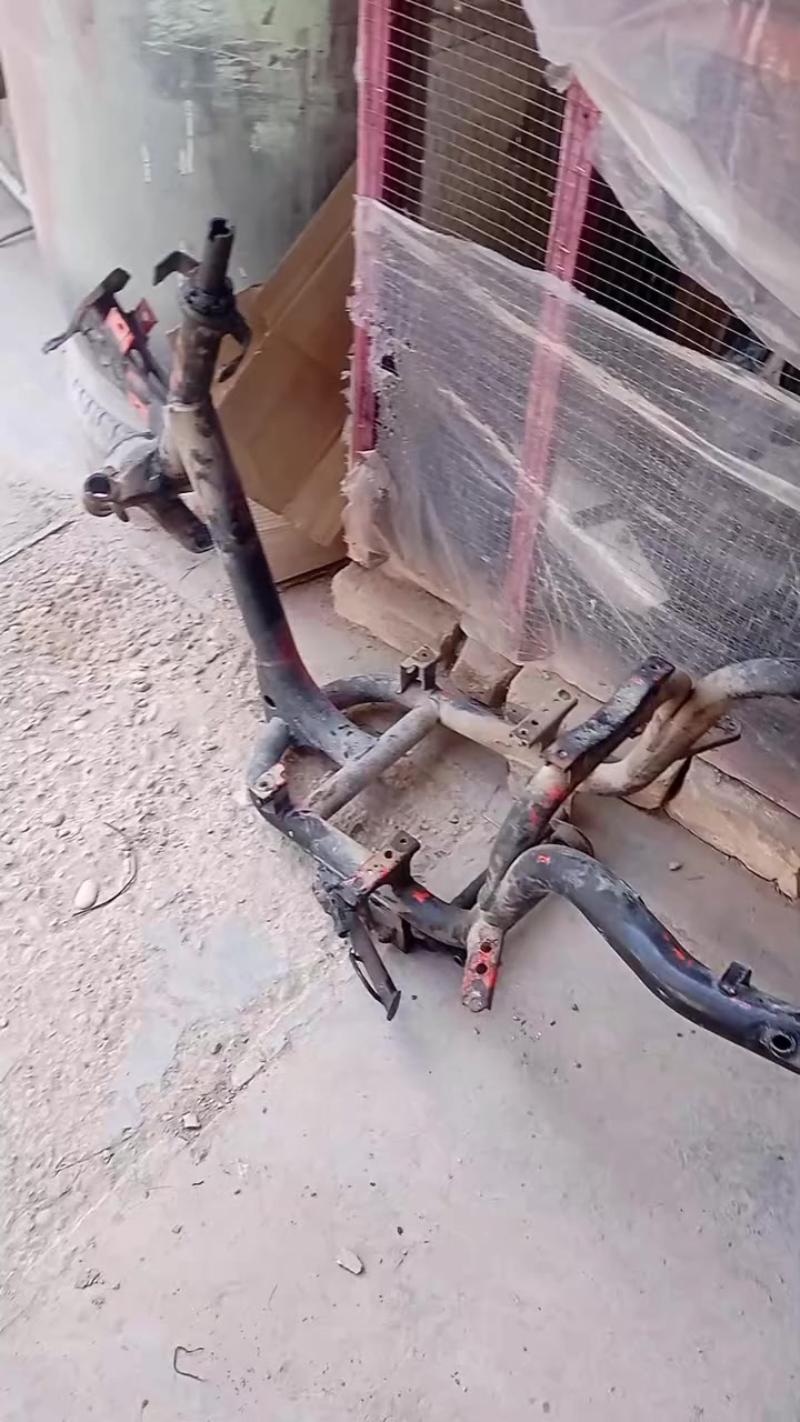 سلام عليكم دراجه البيع لاطشه مفصخه متروكه***********
