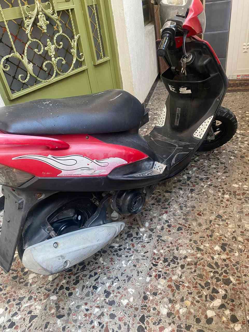 دراجه ماكس عدله ملحه اي نقص مابيها جديده مدينه الصدر ***********
