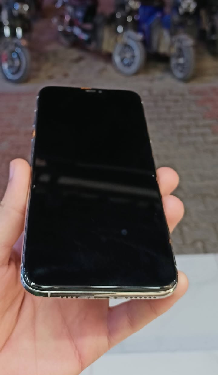 11برو ماكس 
بطارية 75
ذاكرة 256
مبدل شاشة أصلية
سعره : 280 بي مجال 
***********
