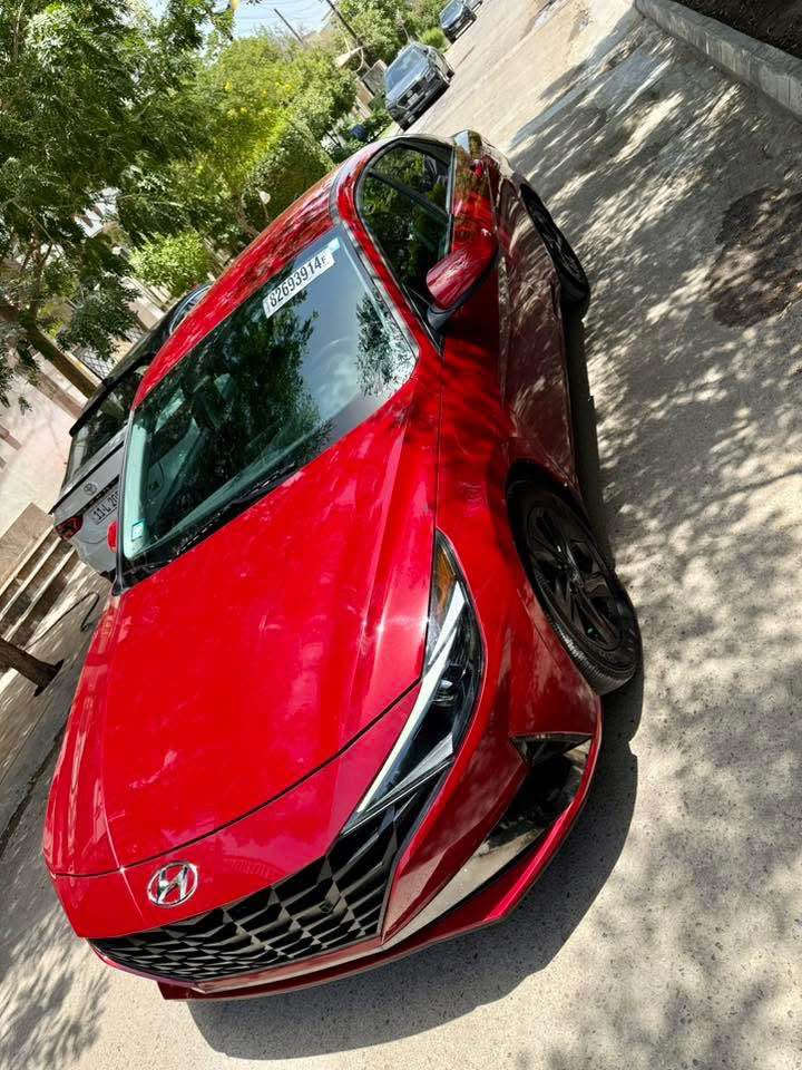 هونداي النترا 2023 هايبرد بلو 
مرقم بغداد ترقيم جديد بأسمي 
حادث موضح بالصور مبدل قطعتين 
 (لغد شاصي ايرباك مكفول)
ماشيه 37 الف ميل
مواصفات السياره:
دخول ذكي 
اناره ترحيبيه في قبضات الابواب 
صندوق ذكي 
رادارات 360
رادار امامي +خلفي
نظام محافظه على المسار 
قيادة ذاتية
بك لايت لد 
 تدفئه المقاعد 
تبريد شاشه مناخين منفصلين
شاشه عدادات دجتل 
اوتو هولد 
هاند بريك بصمه 
وضعيات قياده(نورمل سبورت سمارت)
مكان السياره بغداد حي القاهره 
السعر148 وبيه مجال
للاتصال  ***********
