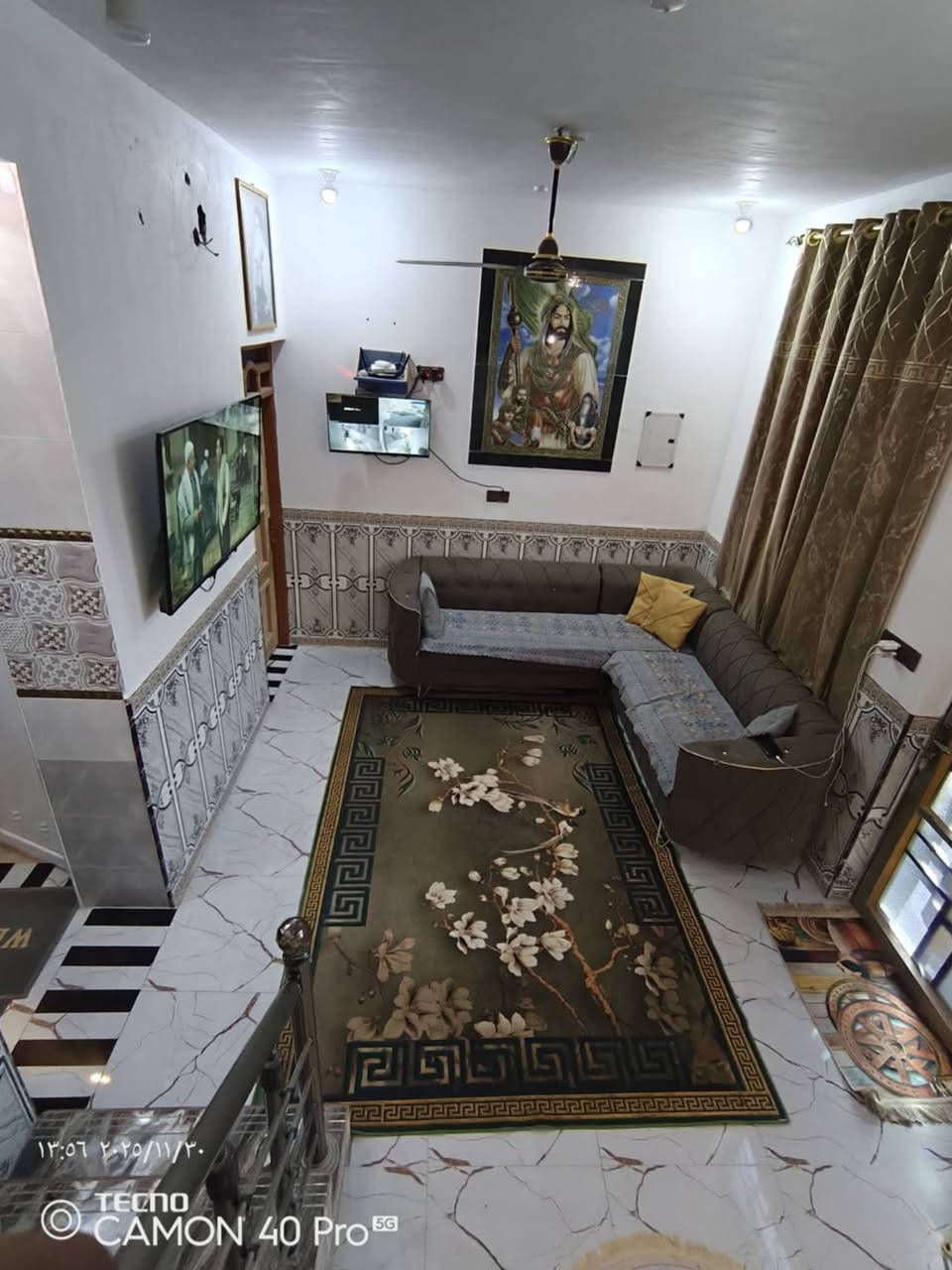 اللهم صلي على محمد وآل محمد بيت للبيع شارع السفينه 100متر طابقين الطابق الثاني عوزه لبخ وبياض قرب جامعه الامام الصادق ع للاستفسار اكثر مراسله الصفحه ***********
