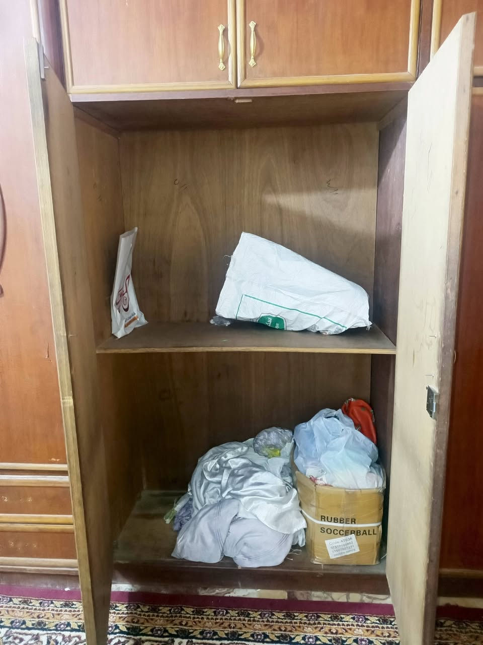 سلام عليكم كنتور صاج قوي ابو الدنك 6 بيبان ملحقات 2 كل خانه بابين و4 جرارات كل ثنين وحد  للبيع سعره 150 نهايته المكان ابو دشير ‏‪***********‬‏
