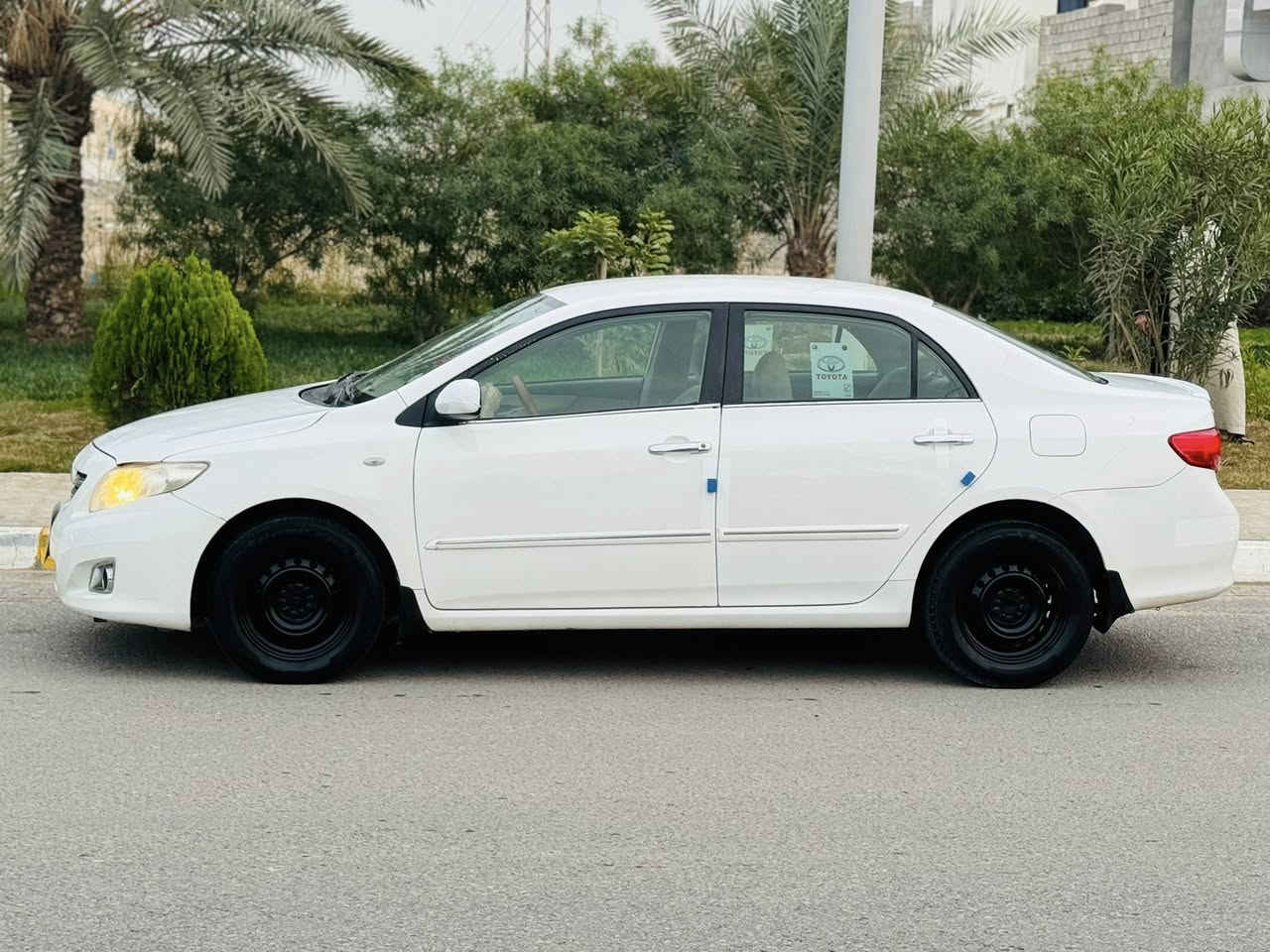 السلام عليكم...
للبيع...نقد فقط  اعتذر عن الاقساط 
بسعر 112$وبيه مجال بسيط
كورلا 2008خليجي لون ابيض ثلجي ❄️ 
رقم سليمانيه 
شرط التحويل والغرامات 

✅محرك1800/شرط لاتبخير ولاتنقيص 
✅كير اتوماتيك بدون اي عيب مال بيت"
⚔️المواصفات⚔️
داخل لونين 
اربعه 4️⃣ دسك 
كشنات جك 
بلوجكترات 

 ✅سياره جديده شرط برغي ما ناقصها 💯➡️Ⓜ️

🔴سياره بيها باب السايق بدون حادث اثر تقشير والدوسه السكن فقط Ⓜ️➡️

تايرات 4️⃣ جديدة 🆕 
صدر امامي خلفي كله جديد 
شرط التحويل ثاني يوم
السعر 112$ وبيها مجال بسيط 
مكان السيارة صلاح الدين تكريت الديوم 
رجاءً ما أقفل سعر بالتلفون تعال وتدلل 
للاستفسار ***********
***********
