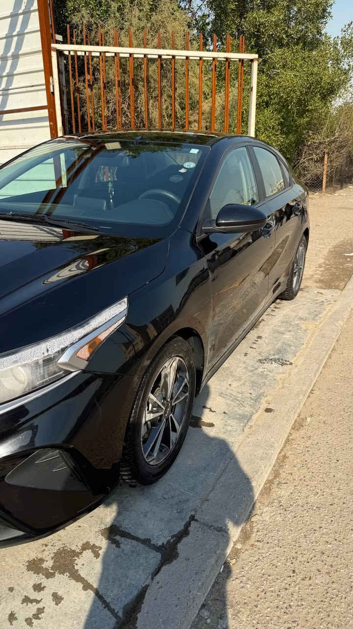 السلام عليكم
كيا فورتي  موديل 2023
 للبيع فقط بدون مراوس
  السعر(148) بيها مجال بسيط
دخول جديد ورقم اربيل جديد وهزه جديده
 • المحرك: 2000 دوش
 • شاشه تدعم الكاربلي والاندرويد اوتو 
 كاميرا خلفية
 • رادارات
 • 3 أنظمة قيادة
 • تحكمات ستيرن+ نظام تحديد المسار
ماشية ٦٦ كيلو وقابل للزيادة
 بدون ايرباك بدون دواخل بجم كبس
شواصي لغود كله كفالة
• السيارة نظيفة جداً وجديدة بمعنى الكلمة بدون اي حادث فقط سرقة جاملغ الامامي صفحة السائق ومثل مموضح بالسونار كم مكان رصع مال تحميل فقط 
العنوان / بغداد - البلديات

التواصل 
*********** بغداد, العراق
