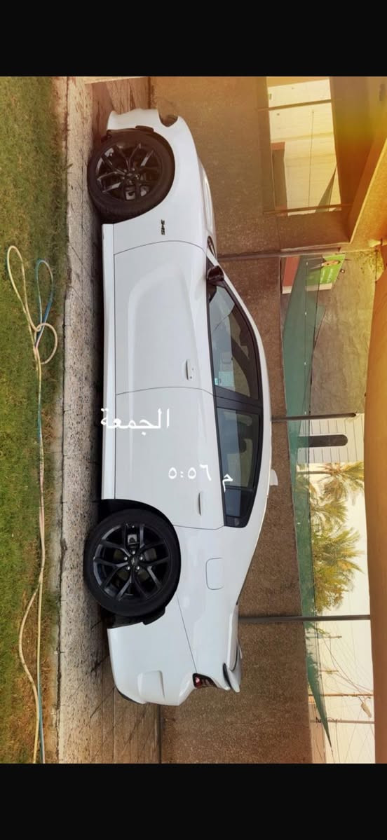 دوج جاجر RT الاصدار الاخير موديل ٢٣ الساره ماشيه ٨٠٠٠ ميل بعده زيرو
المواصفات فول عده الفتحه يعني داخل كنتار ودشبول خياط  
السياره من دون ايرباك 
بيه الباب مبدل بلاد نفس الون  وجاملغ صبغ فقط   
بجم كبس  
السياره جديده ومن دون نقص وبسمي ثاني يوم احولك  
السياره معروضه ٢٨,٥٠٠ 
موقعه  السياره بغداد 
***********
