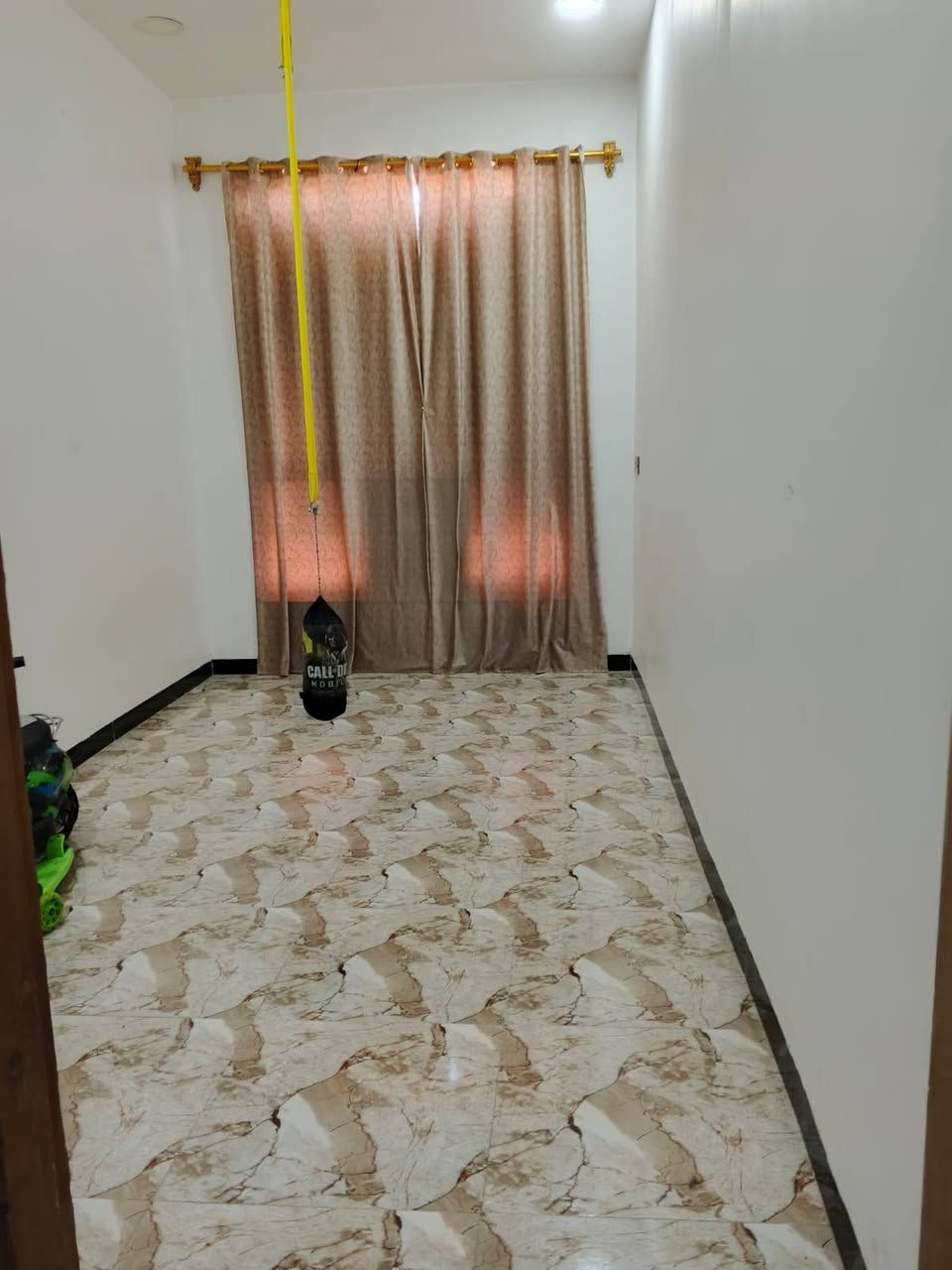 بسم الله ماشاء الله
بيت للبيع المساحه 150 متر
سند 25
يتكون من غرف العدد 2
صاله
استقبال
مطبخ
بالسطح الثاني تكدر تسوي غرفه سويت
البناء بلوك صب كونكريت
بسم الله ماشاء الله على ترتب البيت والنضافه
الموقع طريق المعاره شارع سيد سهيل مقابل ابو غيث الفيتر يبعد خمسين متر عن ابو غيث
السعر 46 بي مجال بسيط للستفسار أكثر اتصل *********** او *********** مراجعة مكتب القمه للعقار الكائن بدايت طريق المعاره قرب الصيدليه الجديده
